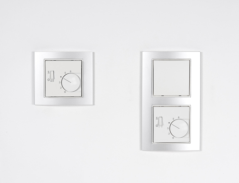 Bild von RTR-5523 Raumtemperaturregler im Schalterprogramm Hager B.3 - aluminium (glänzend) + polarweiß